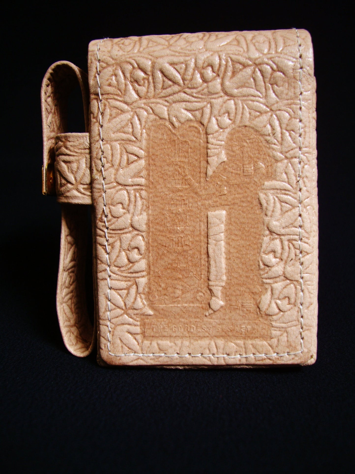 Egypt Hand Made Egyptian Genuine Fine Leather Bastet Bast Cigarette Case cigarette holder Ancient Egyptian