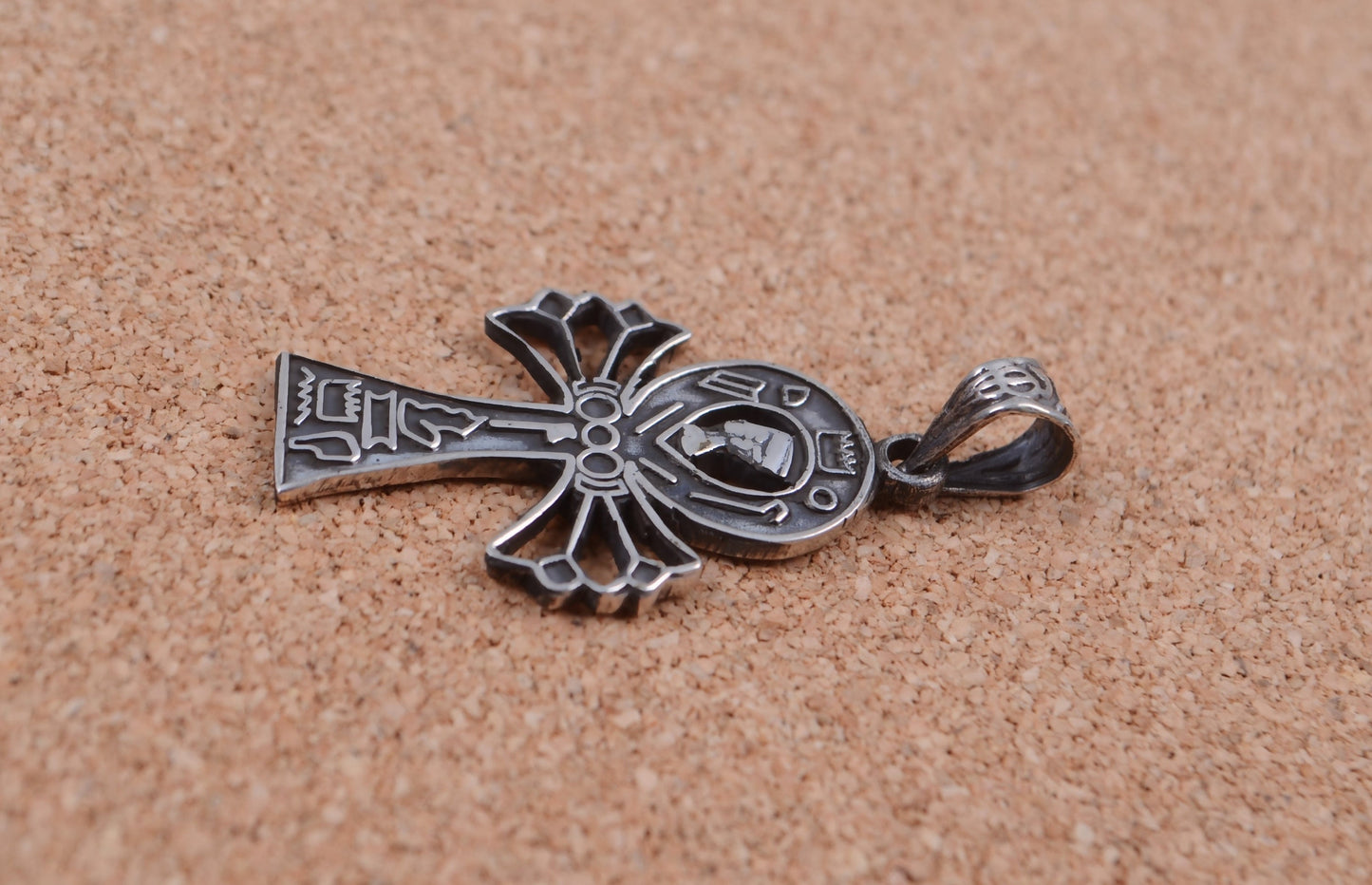 Lovely Sterling silver egyptian openwork Ankh With Queen nefertiti Pendant Charm