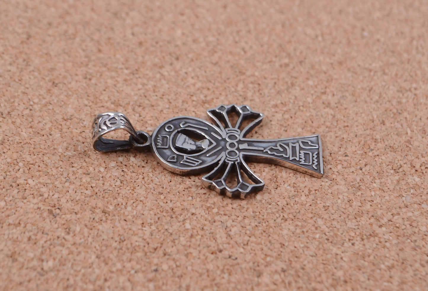 Lovely Sterling silver egyptian openwork Ankh With Queen nefertiti Pendant Charm
