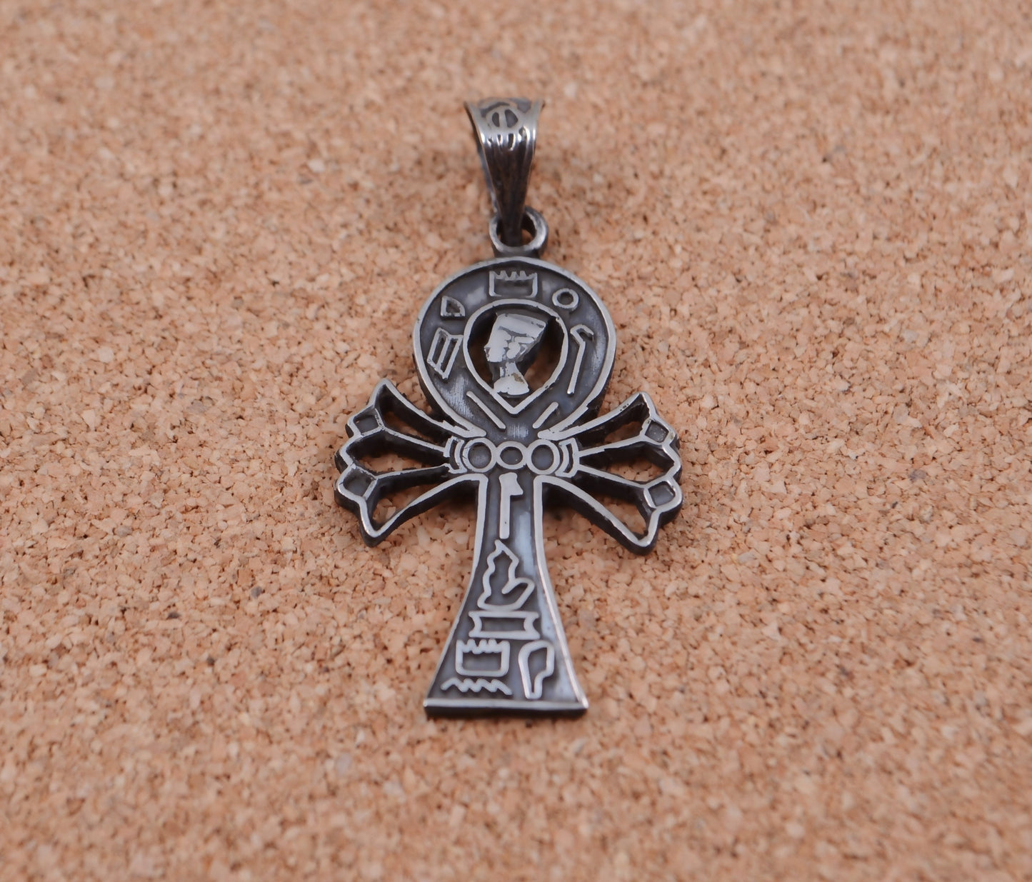 Lovely Sterling silver egyptian openwork Ankh With Queen nefertiti Pendant Charm
