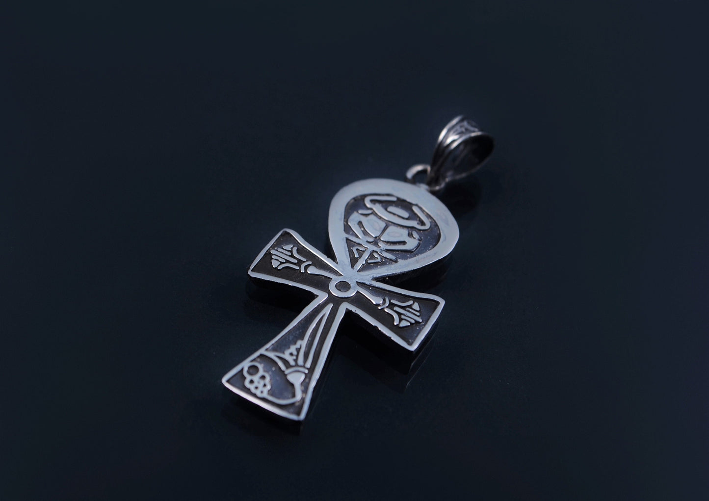 Lovely egyptian silver Ankh life key With Scarab Pendant Charm