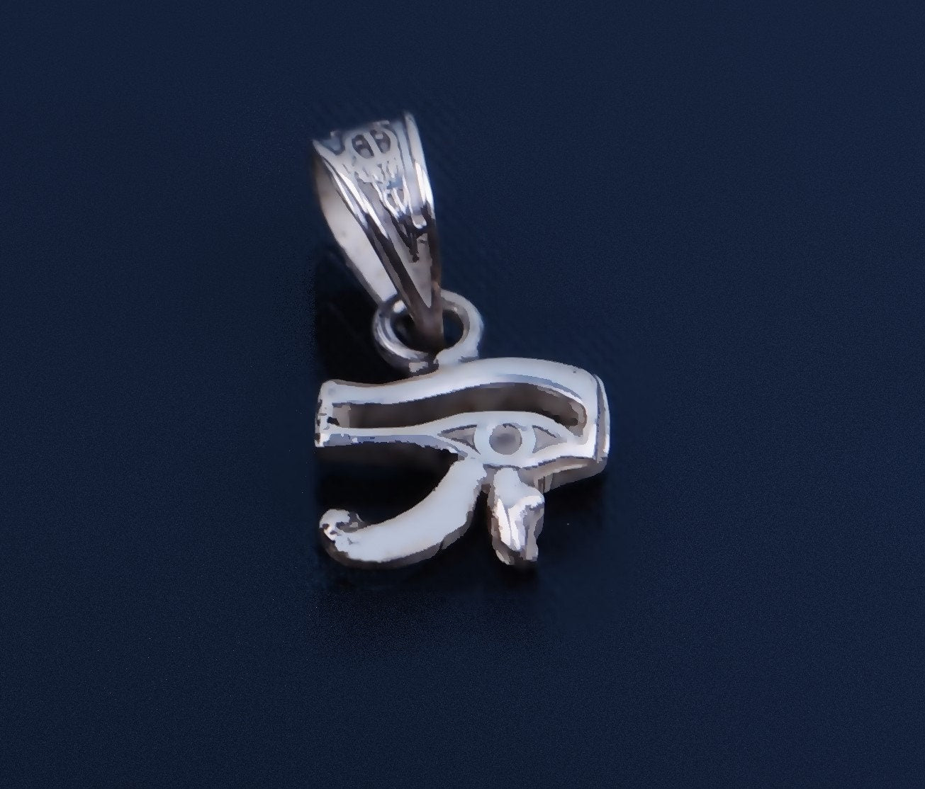 Lovely Egyptian Sterling silver Eye Of Horus Pendant Charm