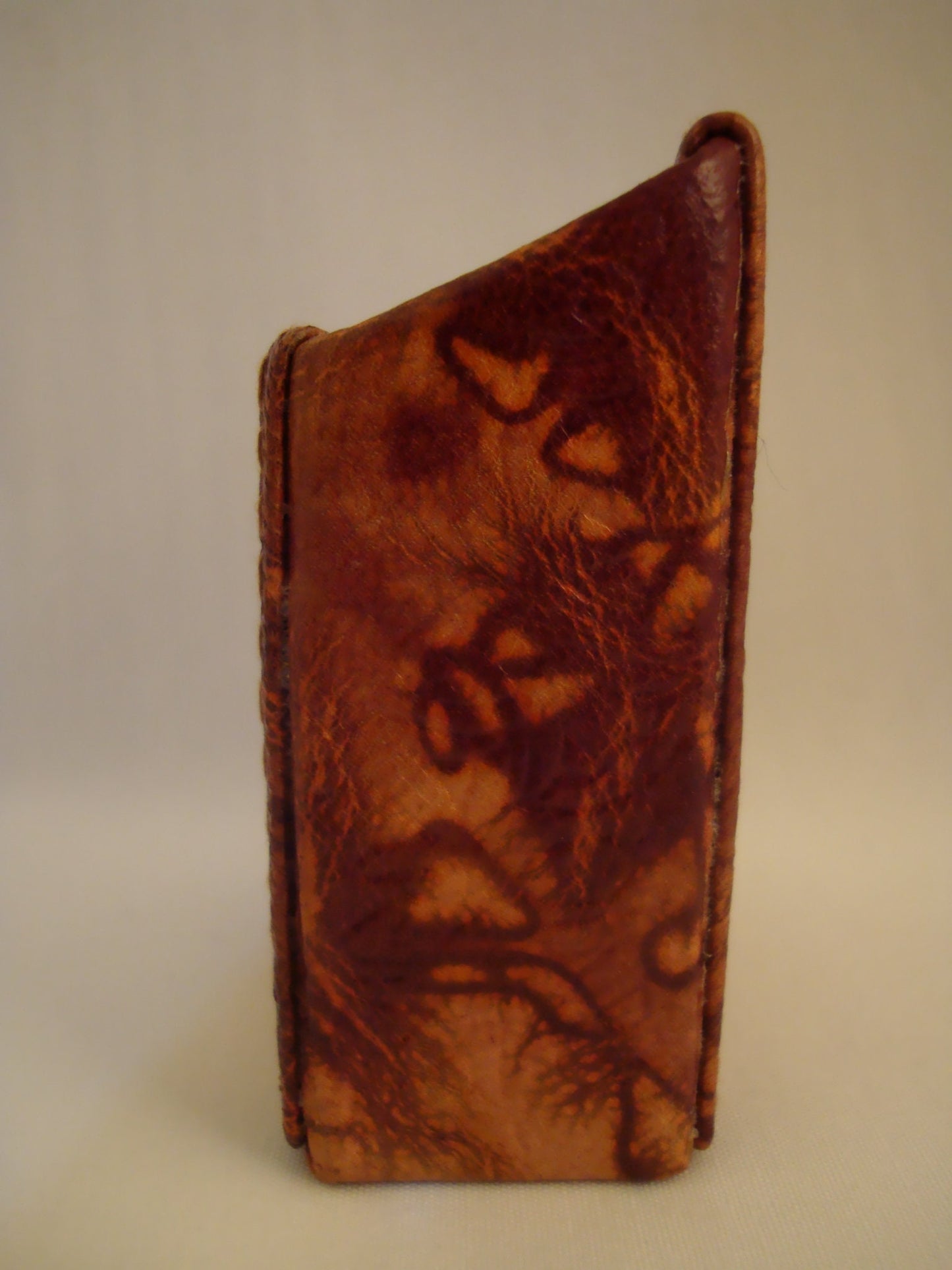 Egypt Hand Made Egyptian Genuine Fine Leather Nekhbet Cigarette Case cigarette holder