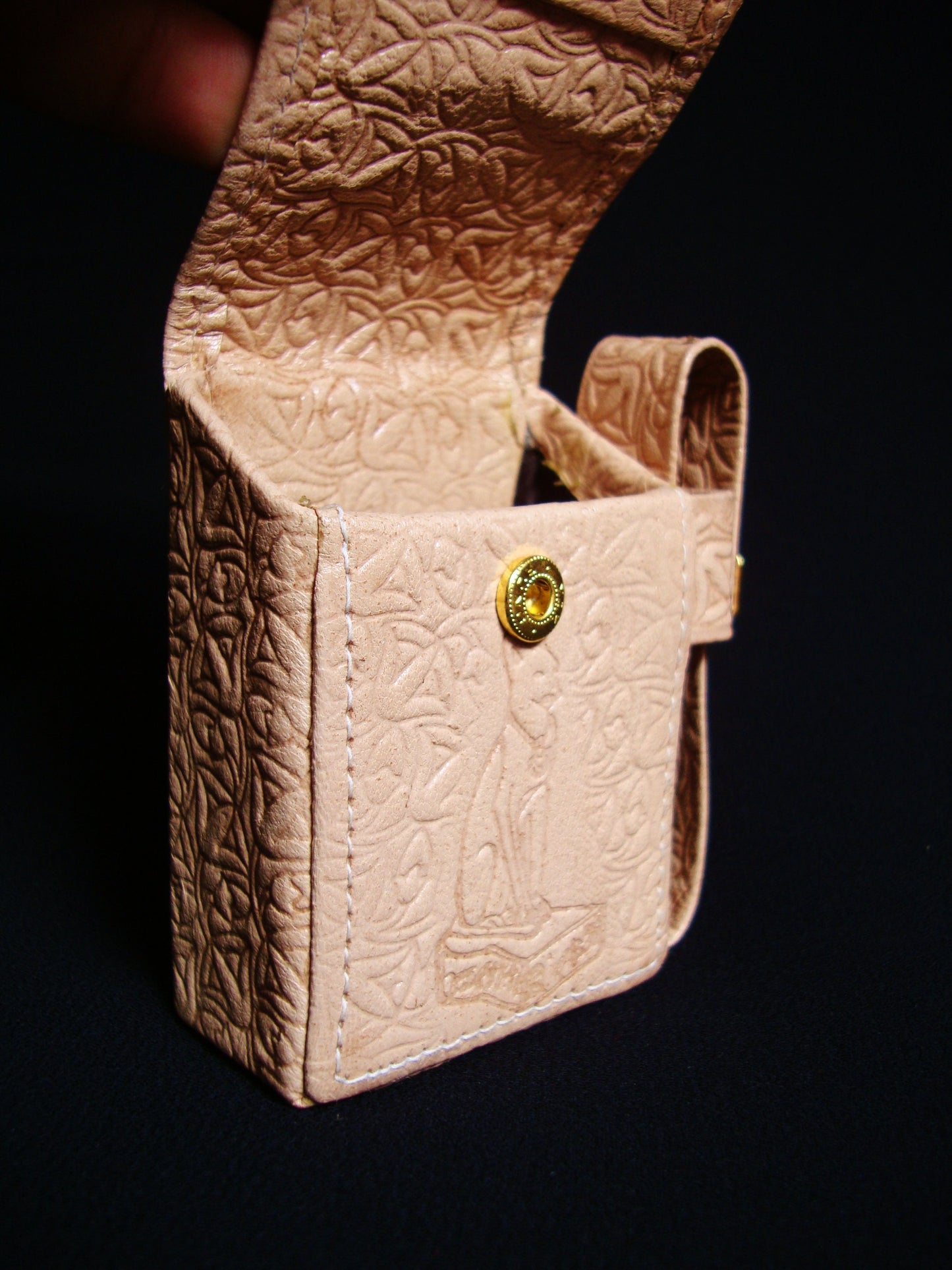 Egypt Hand Made Egyptian Genuine Fine Leather Bastet Bast Cigarette Case cigarette holder Ancient Egyptian