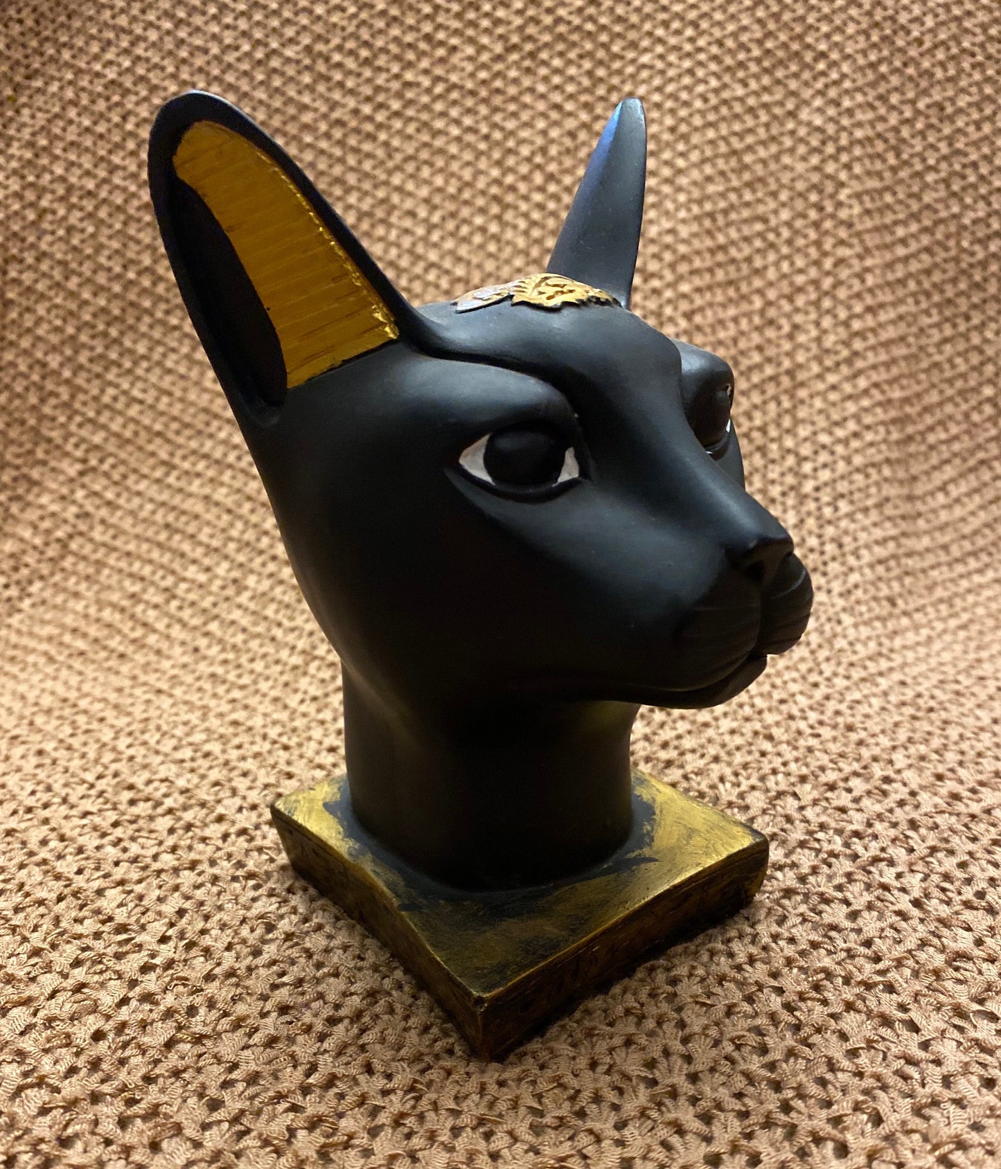 Superb Commemorative Ancient Egypt Goddess Bastet Bast Bust Cat Statue With Scarab On SALE