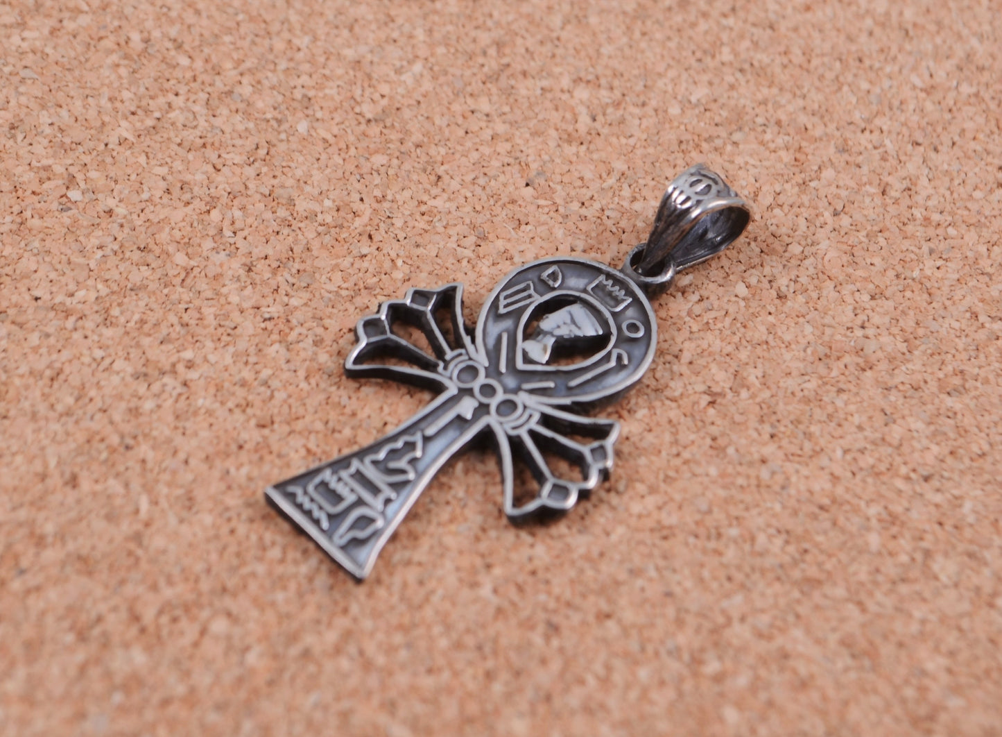 Lovely Sterling silver egyptian openwork Ankh With Queen nefertiti Pendant Charm