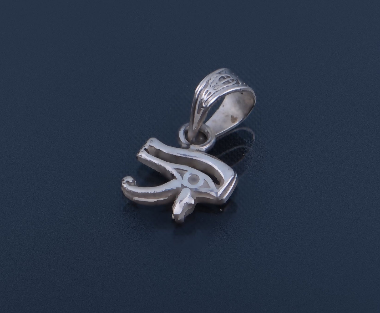 Lovely Egyptian Sterling silver Eye Of Horus Pendant Charm