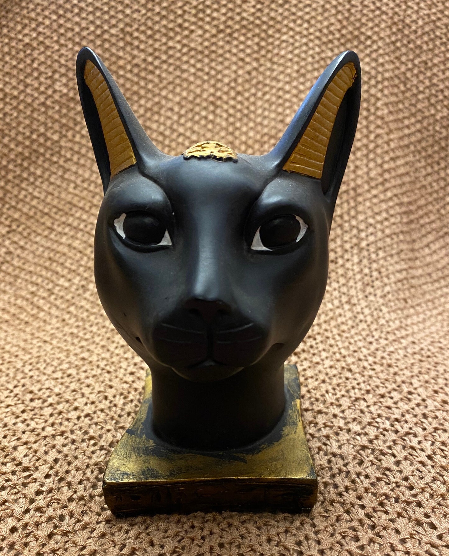 Superb Commemorative Ancient Egypt Goddess Bastet Bast Bust Cat Statue With Scarab On SALE