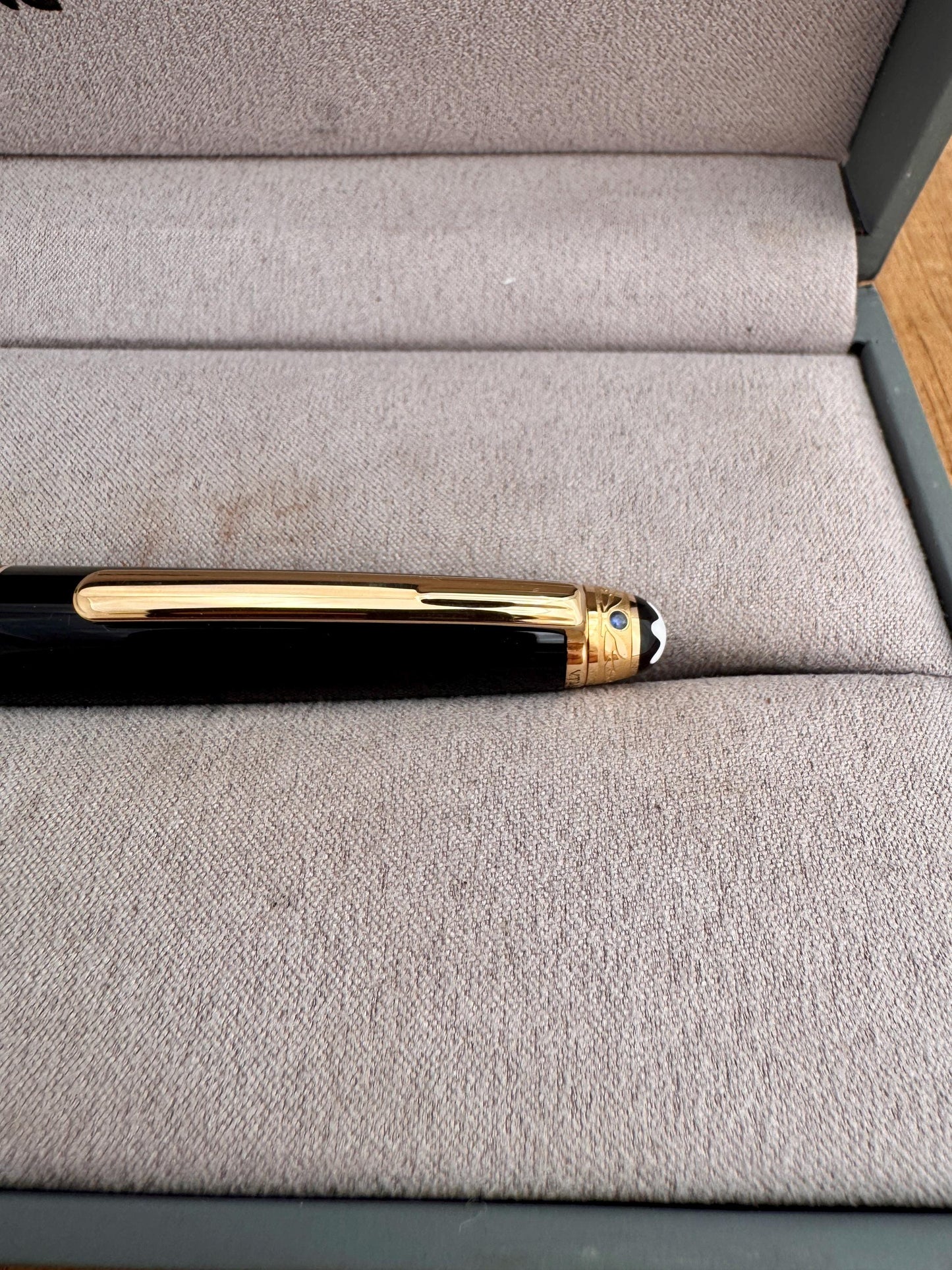 Excellent MONTBLANC Meisterstuck Rollerball Pen SAPPHIRE UNICEF Pen Boxed