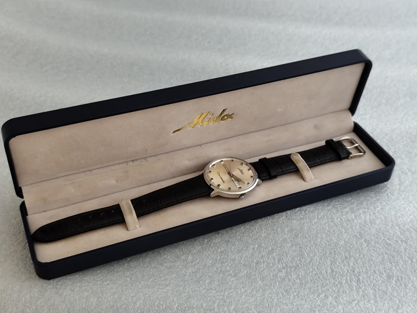 Vintage NOS Mido Commander Ocean Star Commander Datoday 8419 Automatic Watch Old Stock Boxed