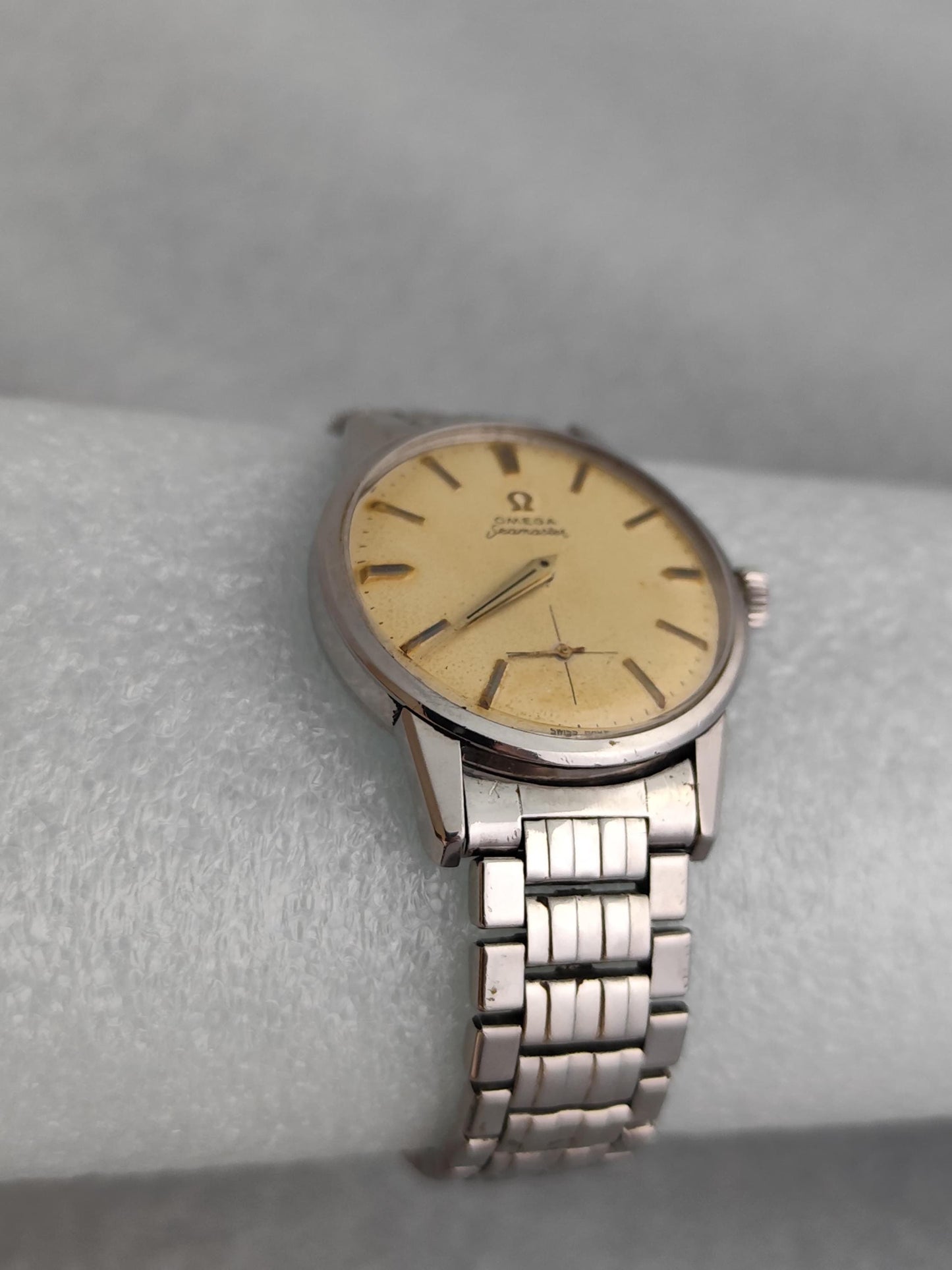 Vintage Omega Seamaster 14389-9 Cal 268 Watch