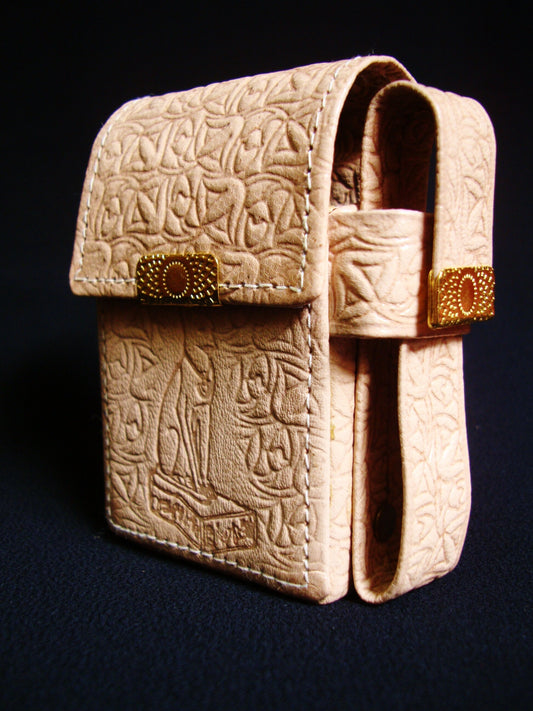 Egypt Hand Made Egyptian Genuine Fine Leather Bastet Bast Cigarette Case cigarette holder Ancient Egyptian